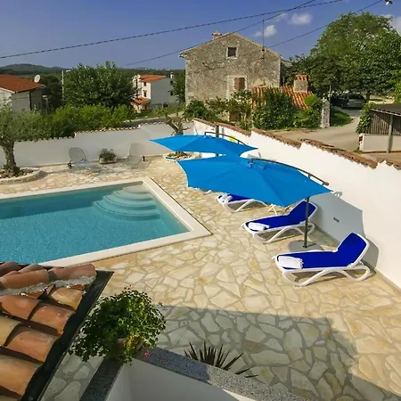 Holiday home Klimatisiertes Maria Mit Pool *